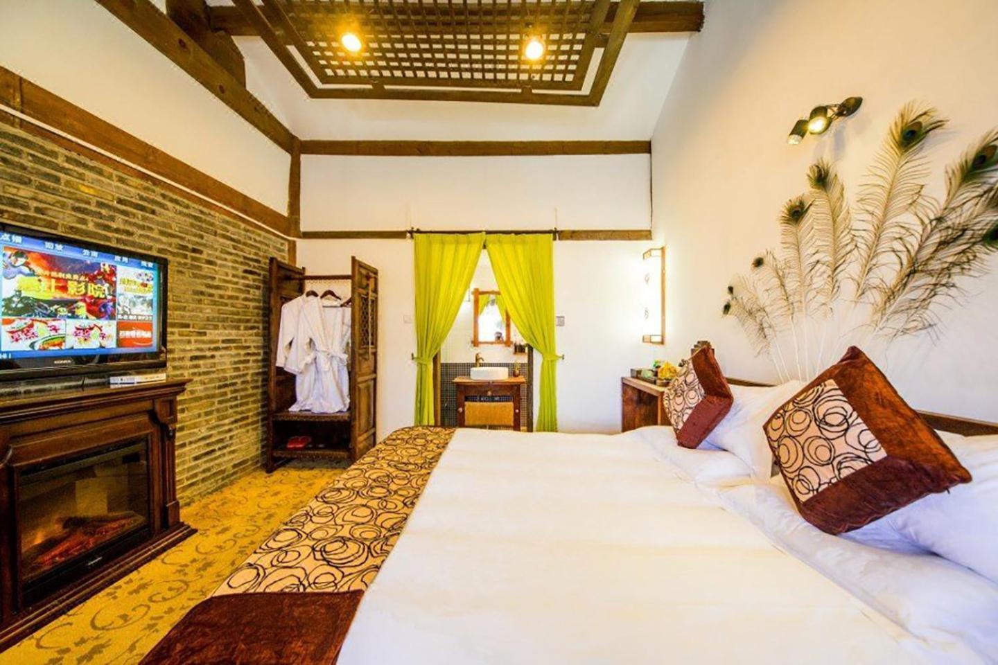 Big Tree Guesthouse - Naxi Old Style Ліцзян Екстер'єр фото
